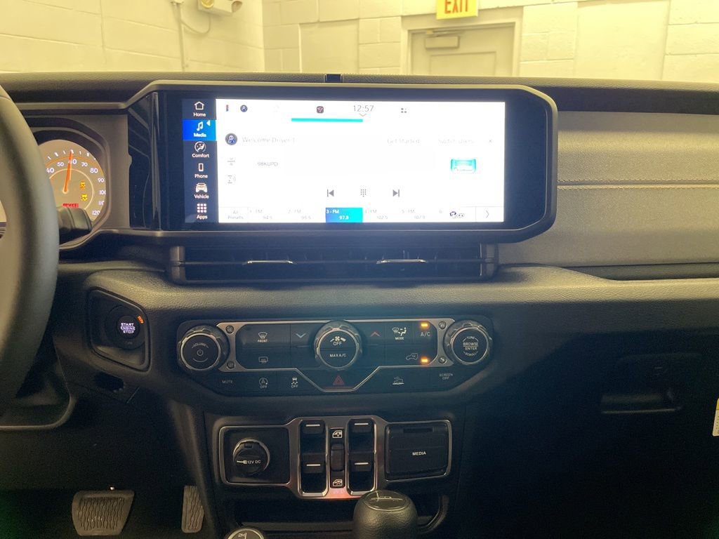 New 2026 Jeep Gladiator Sport image 10