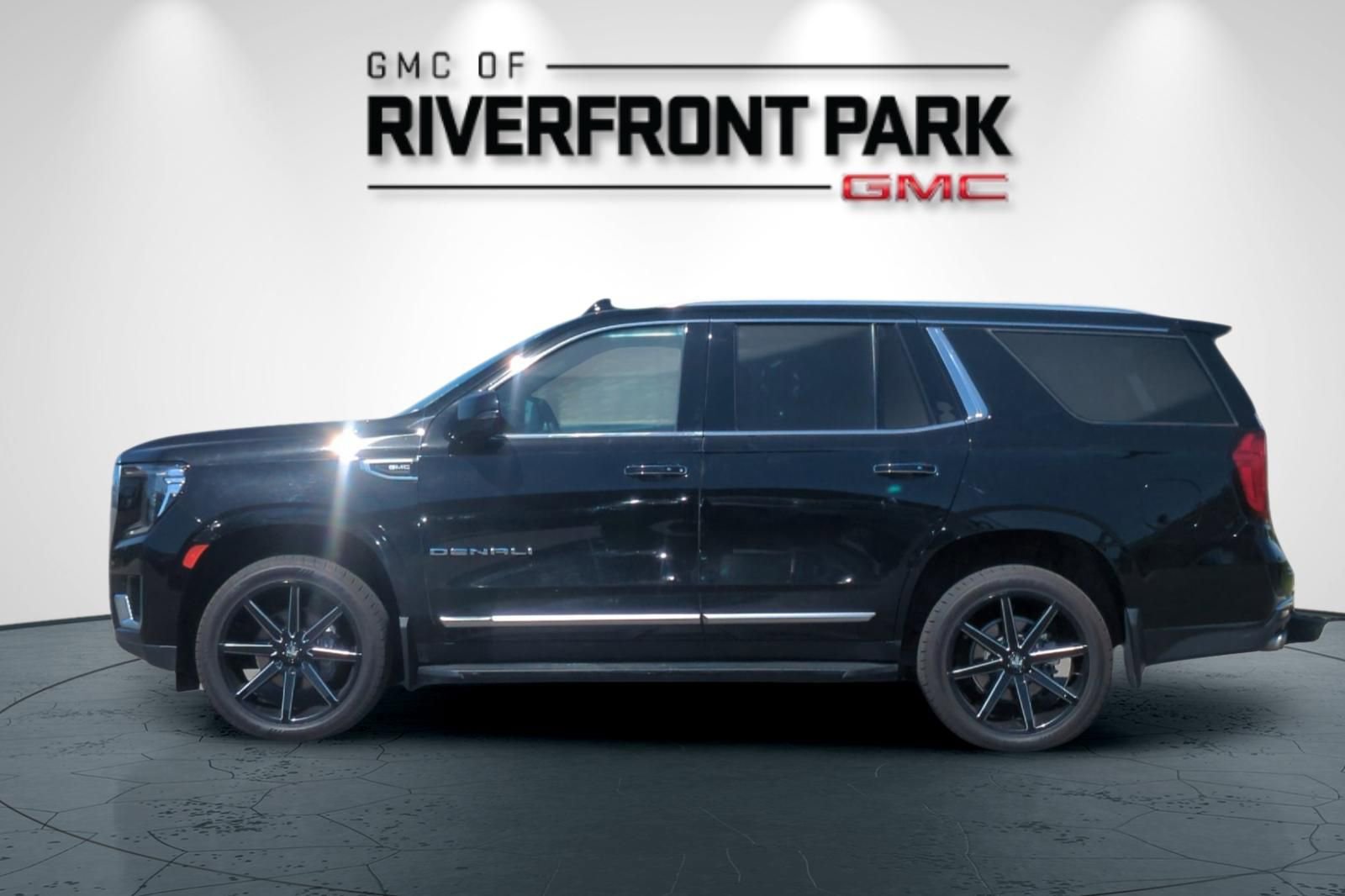 Used 2021 GMC Yukon Denali AWD/4WD image 6