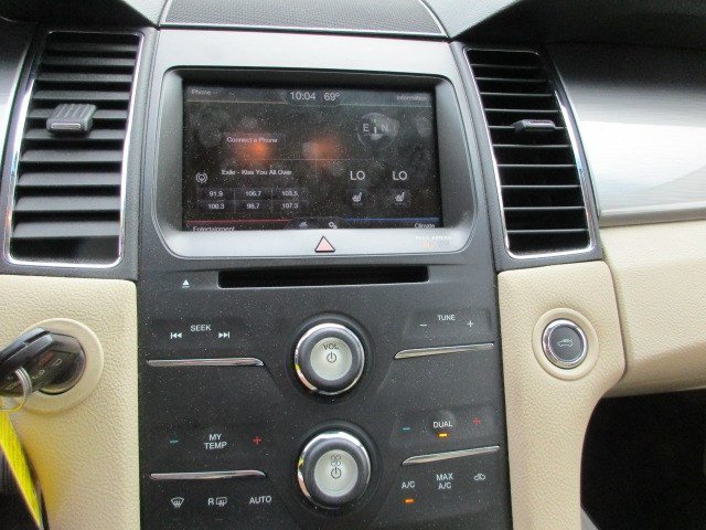 Used 2014 Ford Taurus SEL w/ Equipment Group 201A FWD image 23