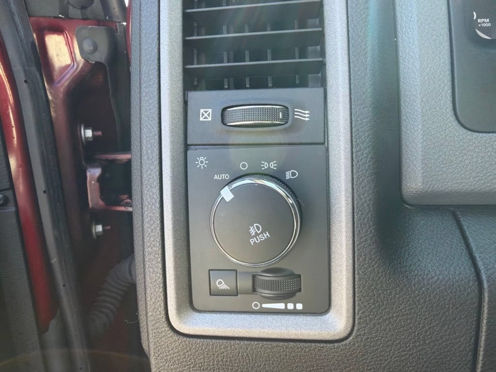 Used 2019 RAM 1500 Express w/ Wheel & Sound Group AWD/4WD image 16