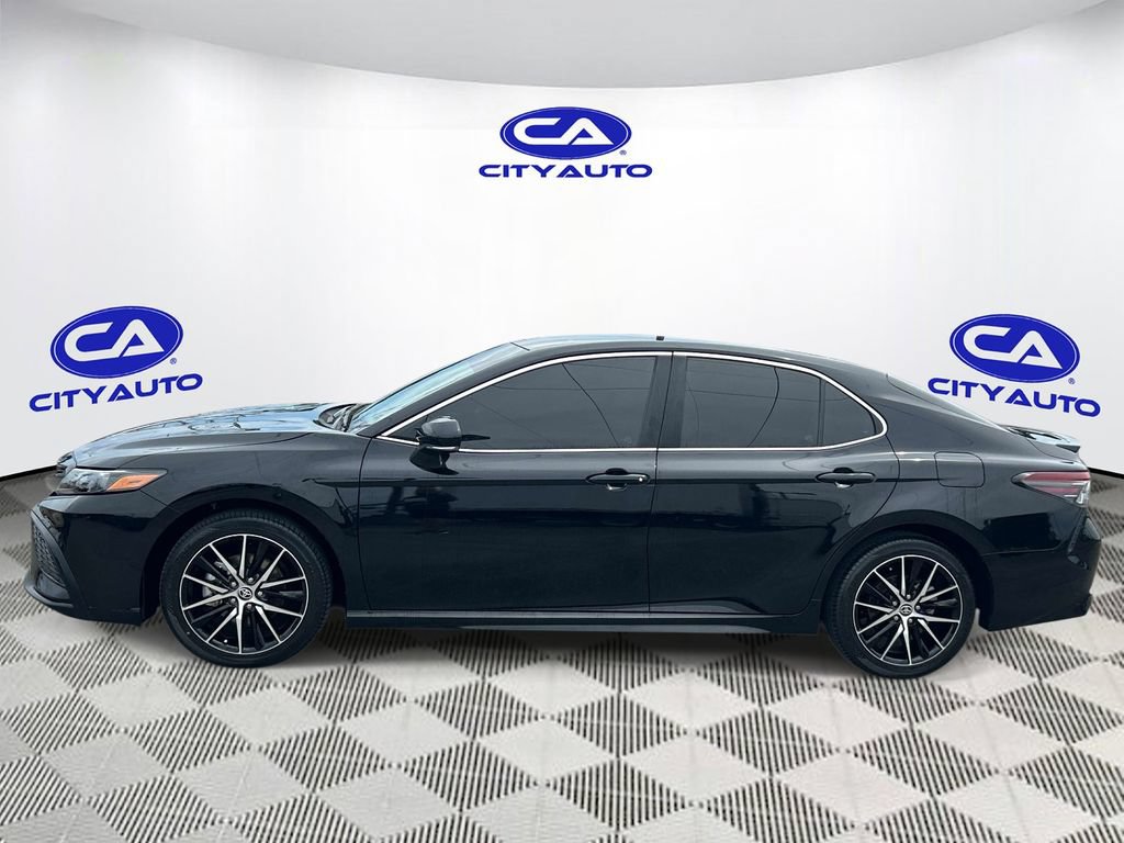 Used 2024 Toyota Camry SE FWD image 7