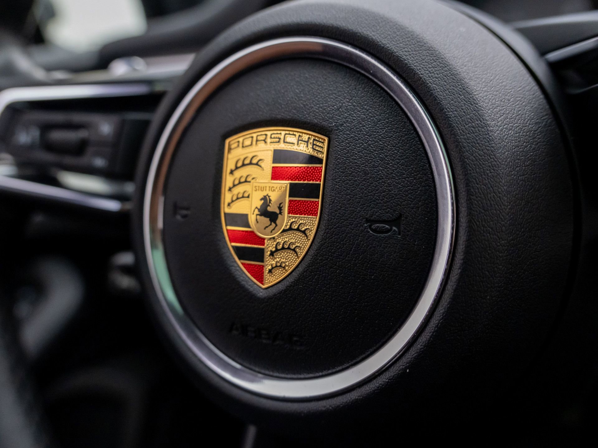 Certified 2023 Porsche Macan S AWD/4WD image 22