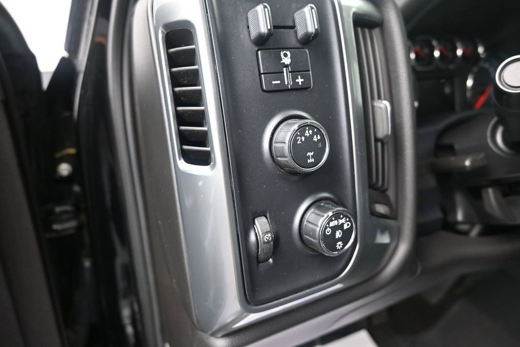 Used 2016 Chevrolet Silverado 2500 LT w/ Midnight Edition AWD/4WD image 27