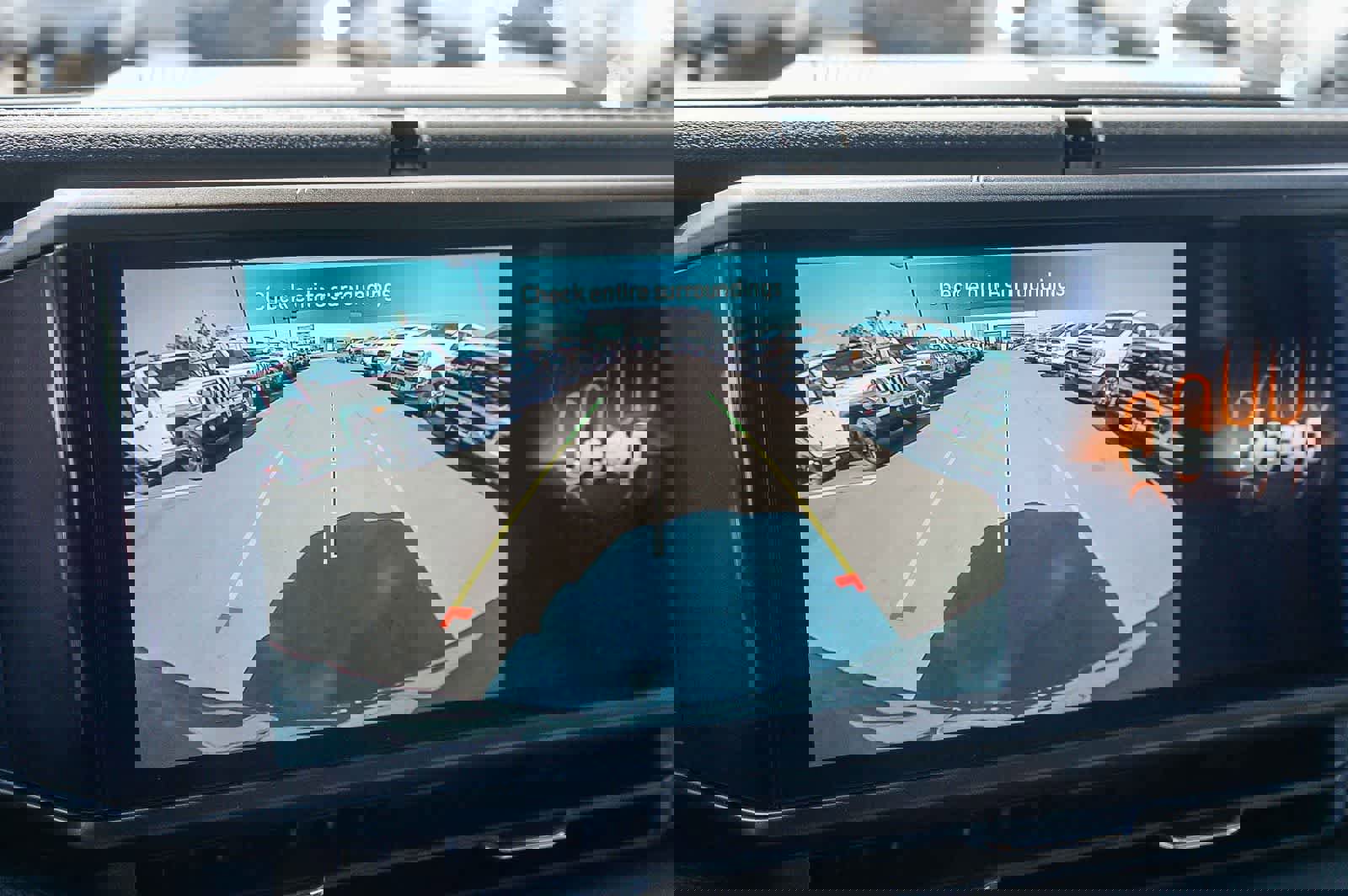 Used 2025 Jeep Wrangler Sahara image 21