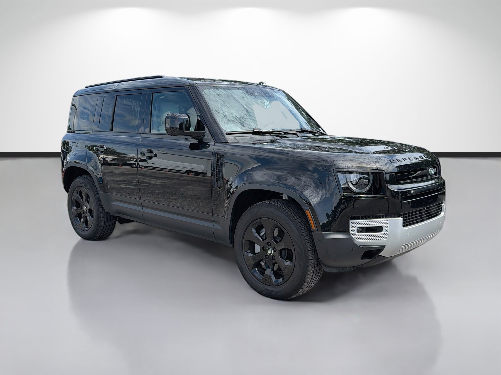 Used 2025 Land Rover Defender 110 S AWD/4WD image 6