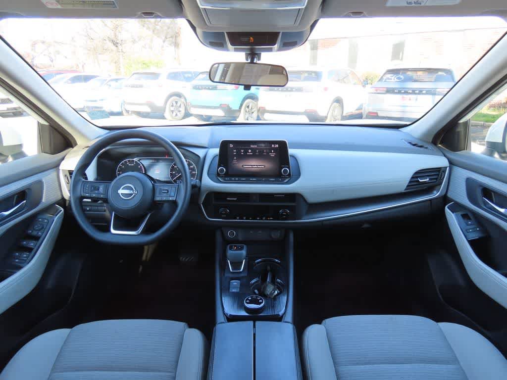 Used 2023 Nissan Rogue SV image 18
