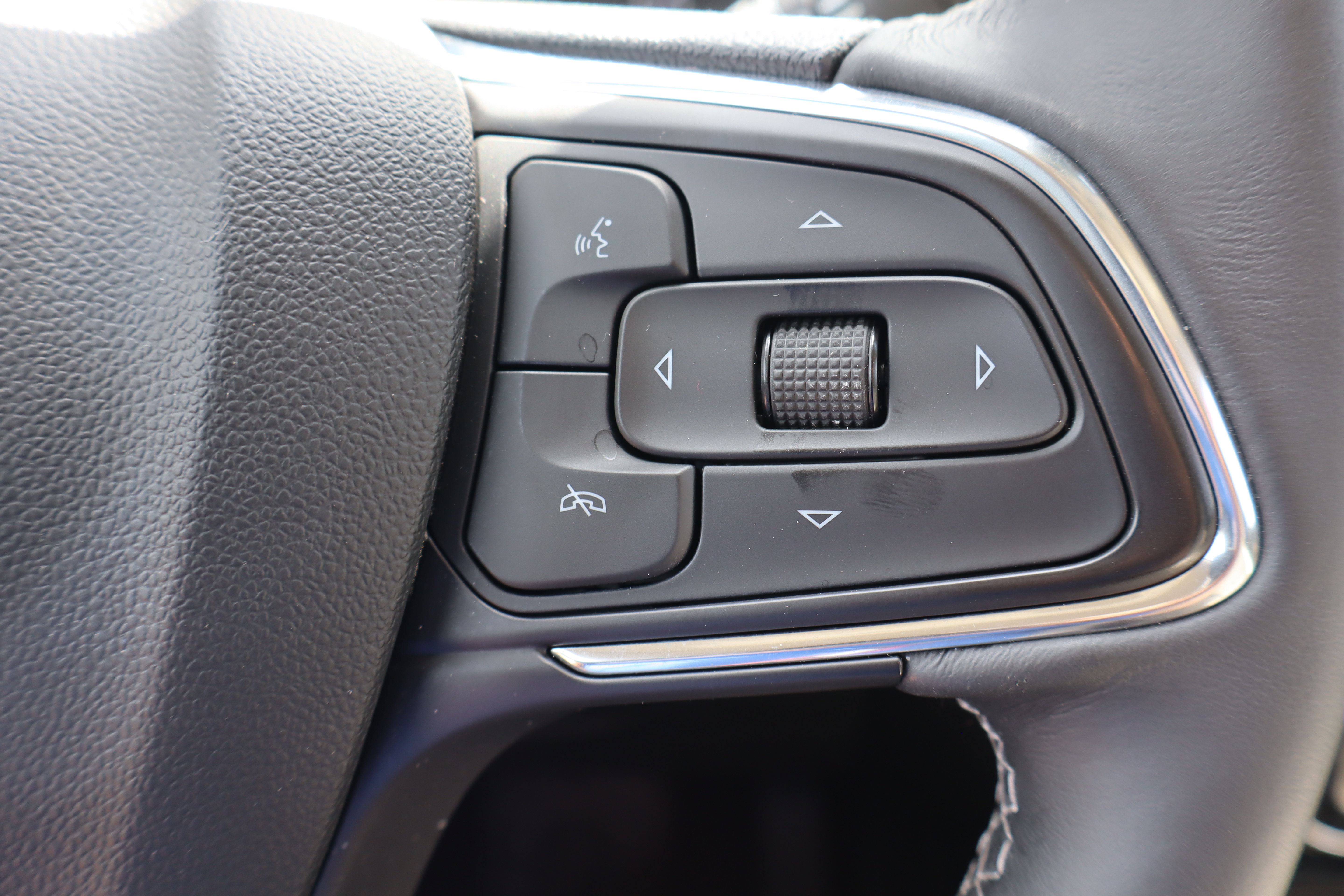 Used 2023 Buick Encore GX Preferred w/ Cold Weather Comfort Package FWD image 16