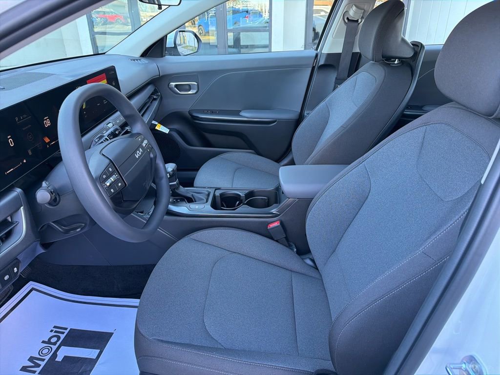 New 2025 Kia K4 LX image 30