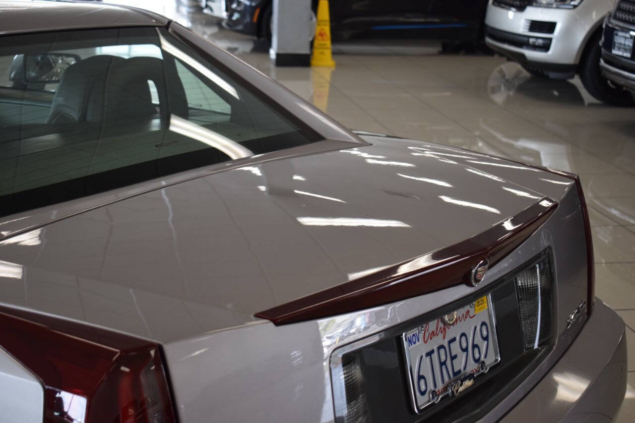 Used 2005 Cadillac XLR RWD image 45