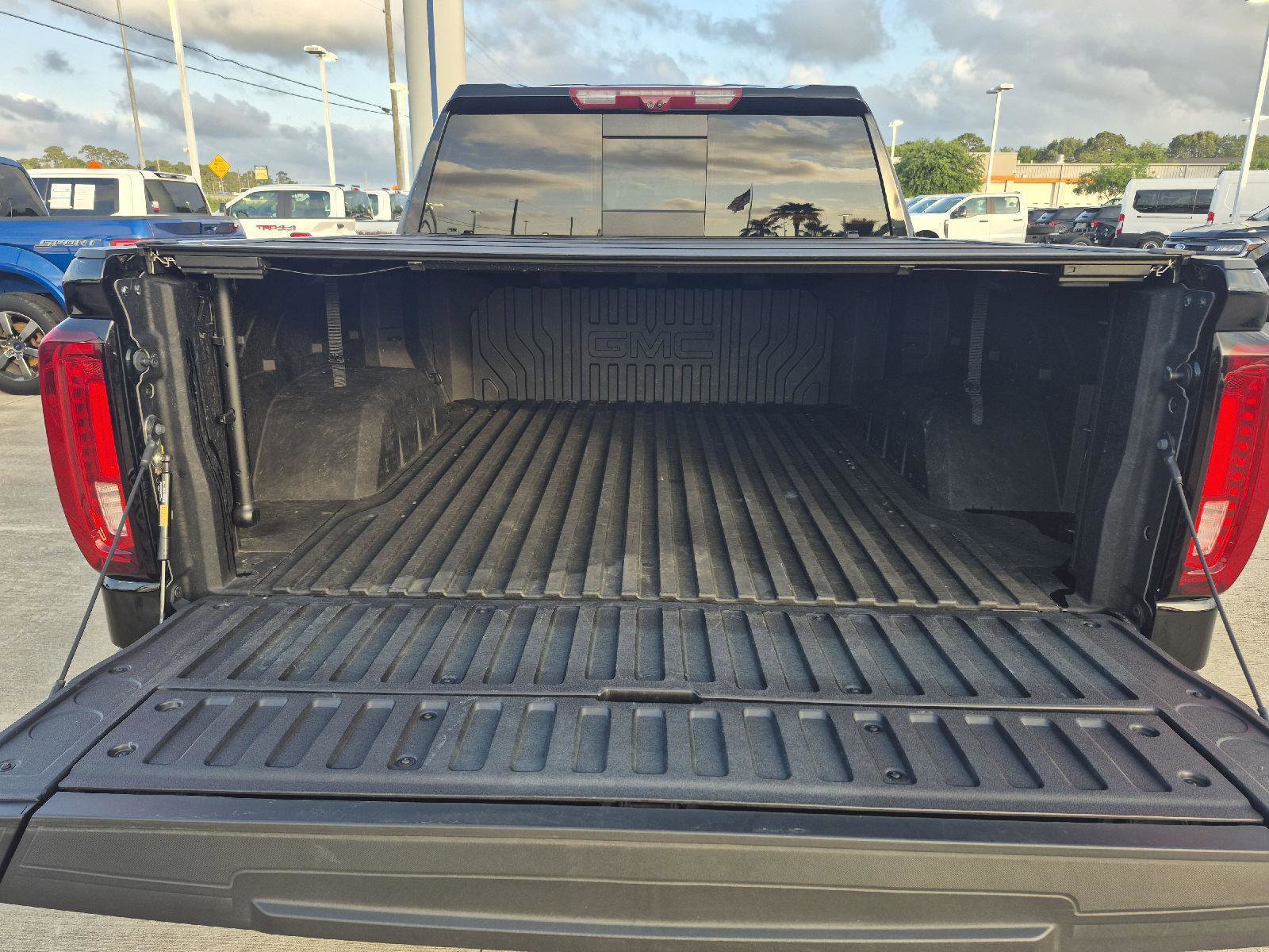 Used 2024 GMC Sierra 1500 Denali Ultimate AWD/4WD image 16