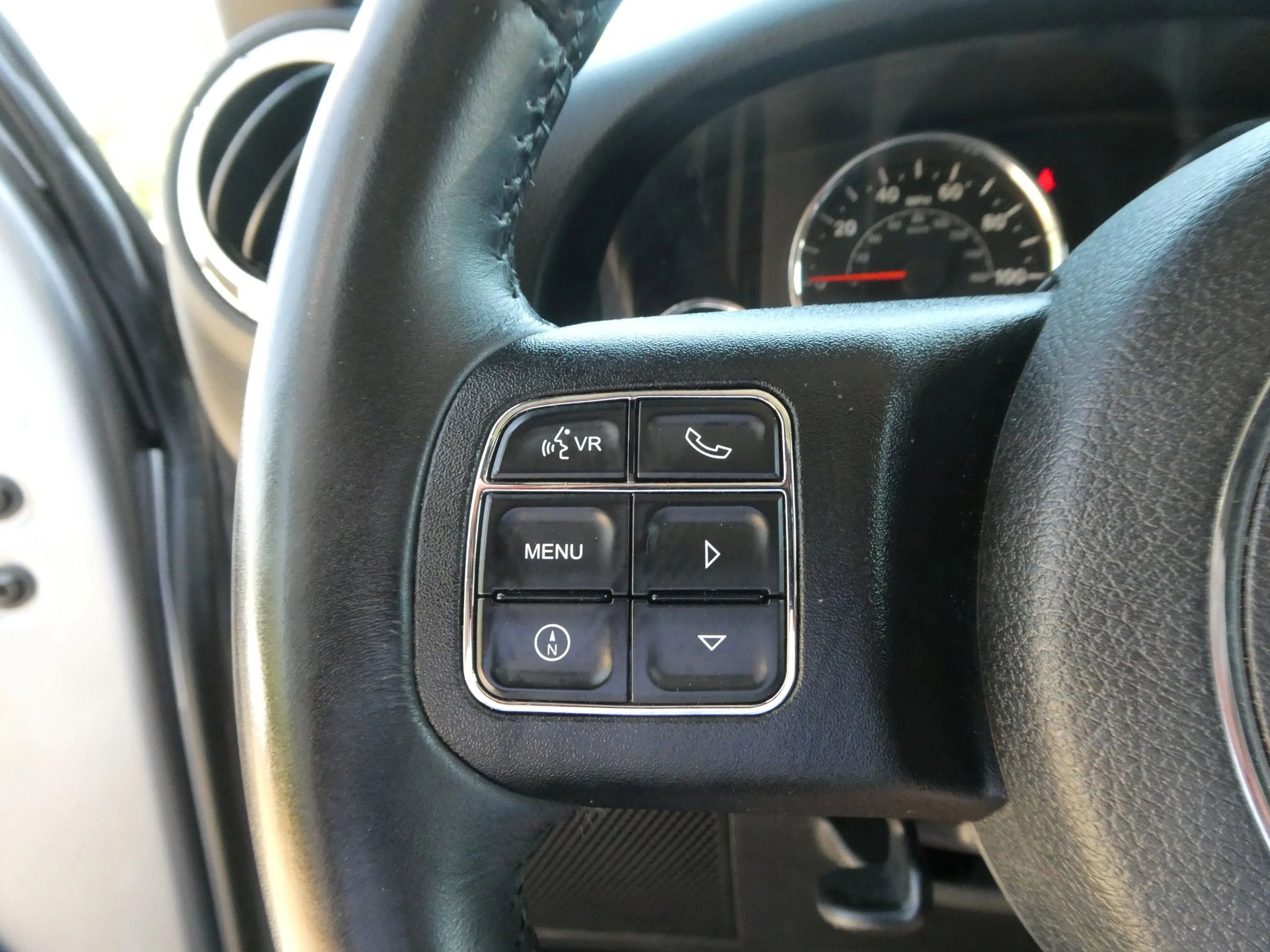Used 2013 Jeep Wrangler Unlimited Rubicon w/ Connectivity Group AWD/4WD image 16