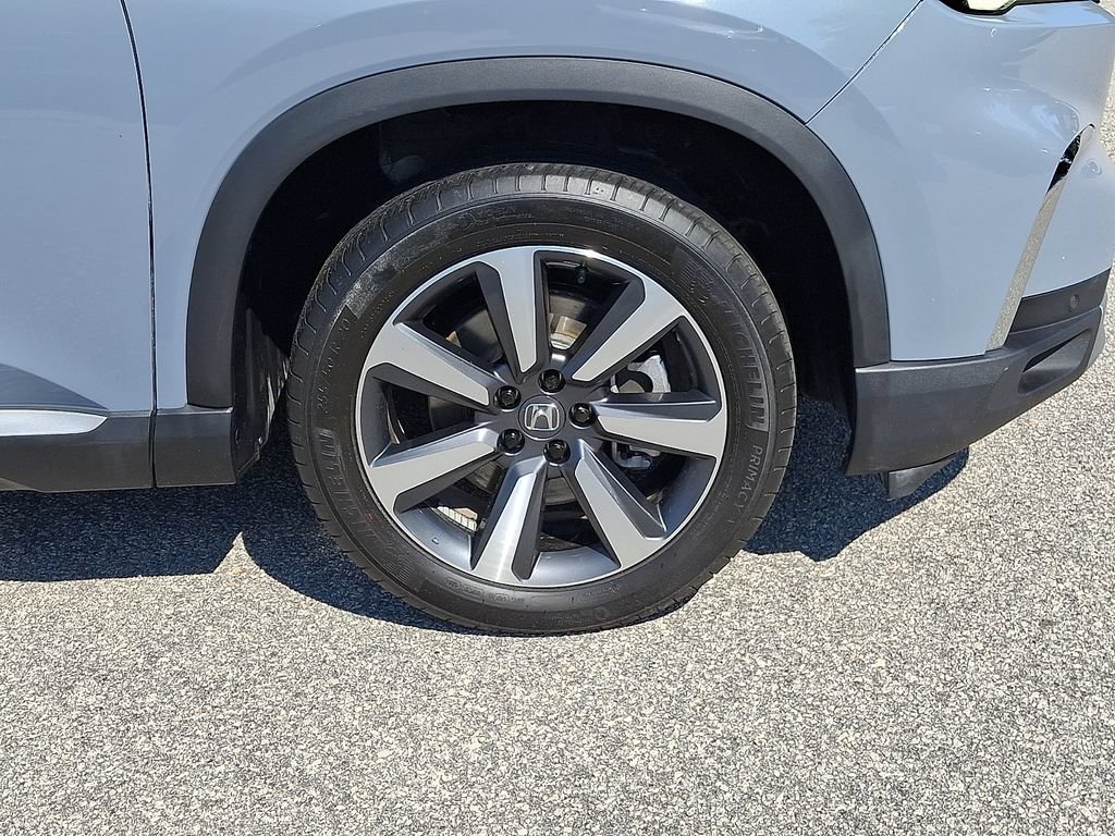 Used 2025 Honda Pilot Touring image 8