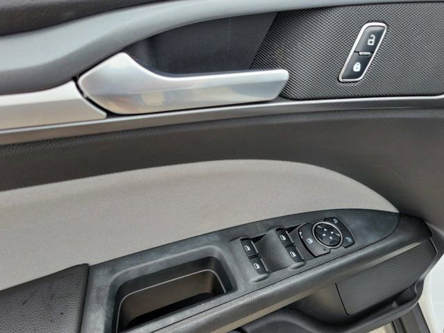 Used 2015 Ford Fusion S FWD image 19