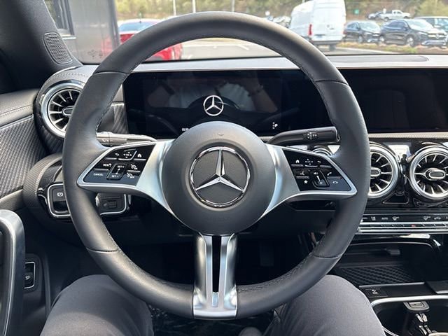Used 2025 Mercedes-Benz CLA 250 4MATIC image 38