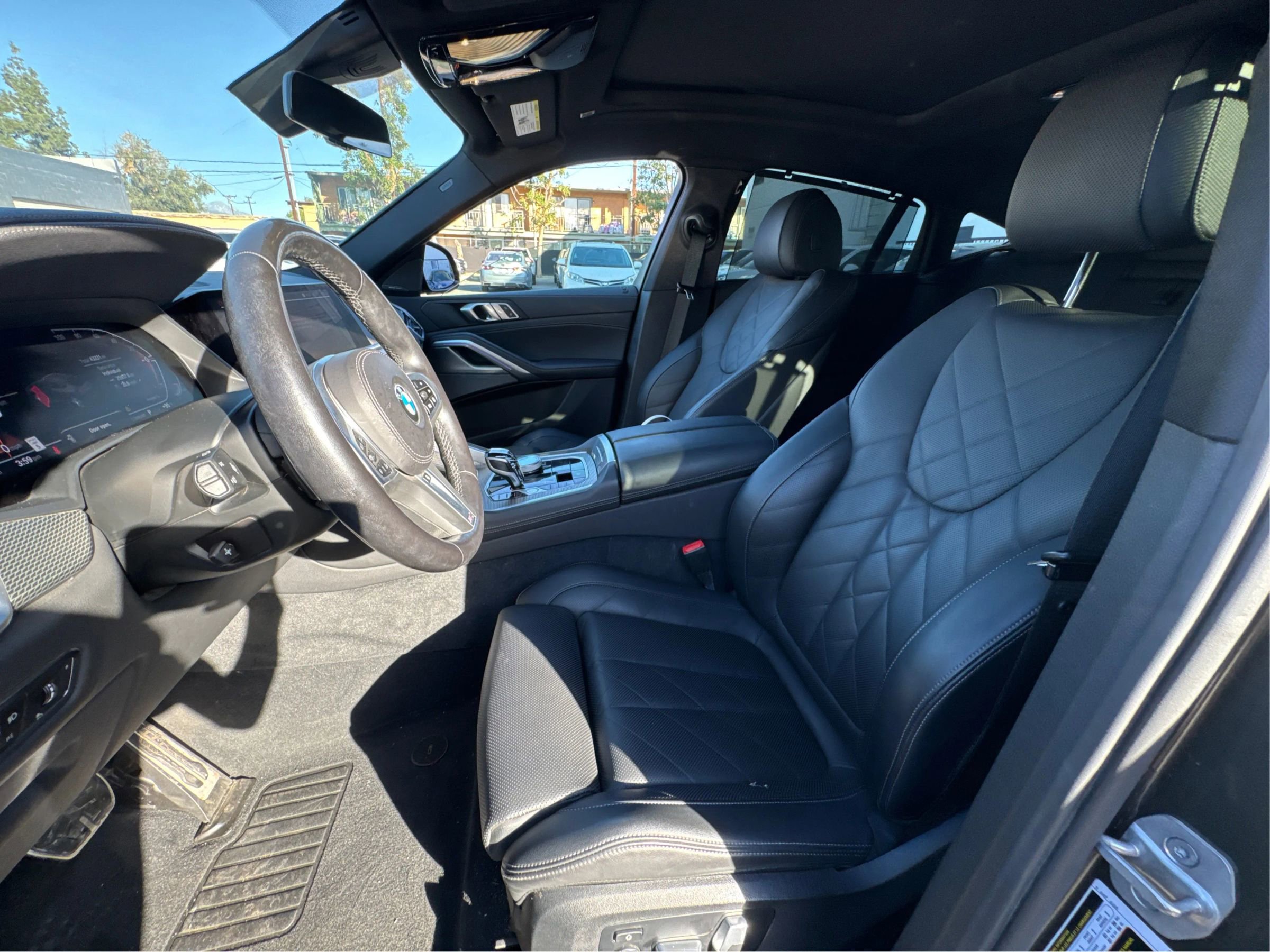 Used 2023 BMW X6 xDrive40i w/ M Sport Package image 9