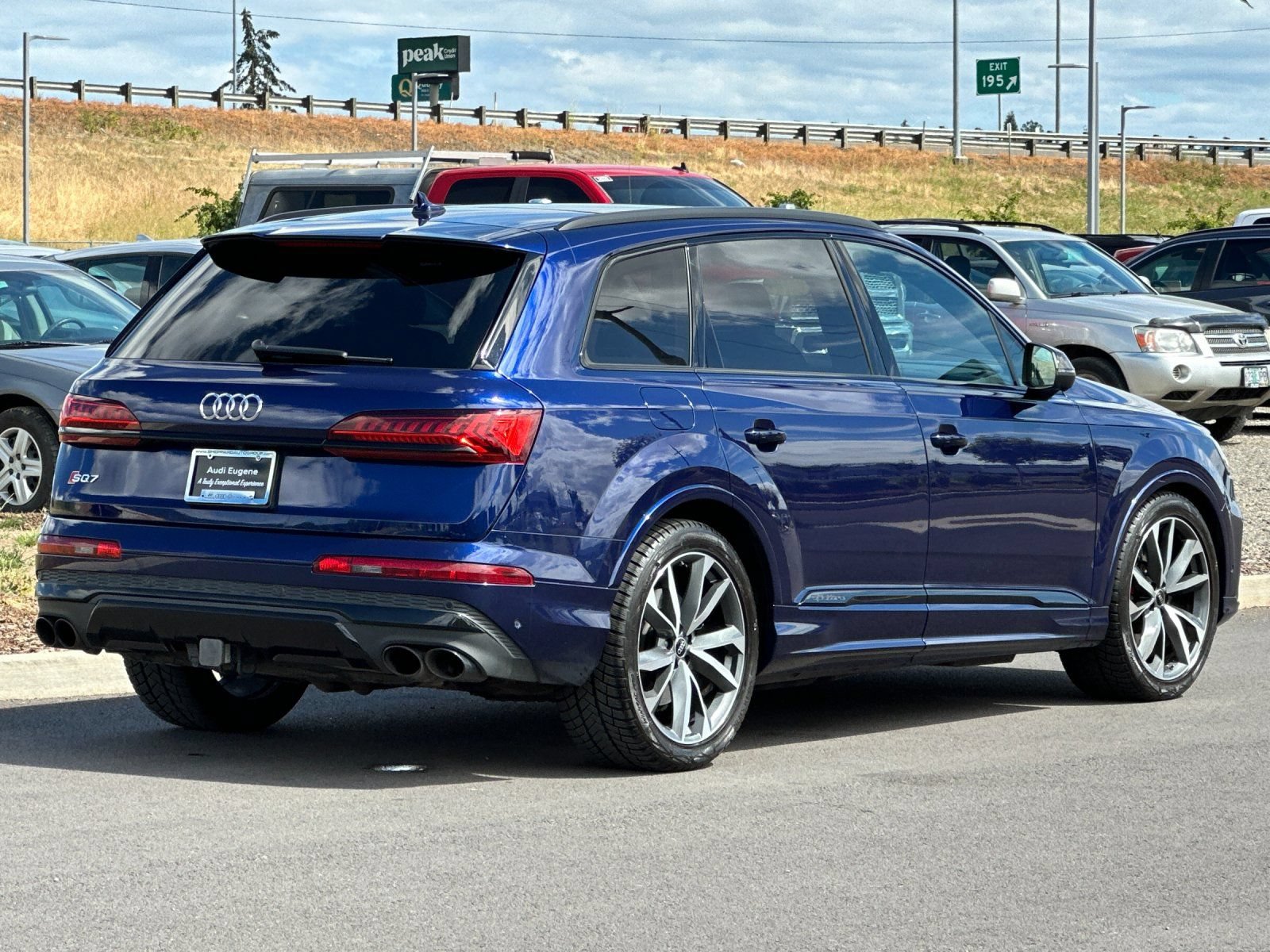 Used 2024 Audi SQ7 Prestige AWD/4WD image 3