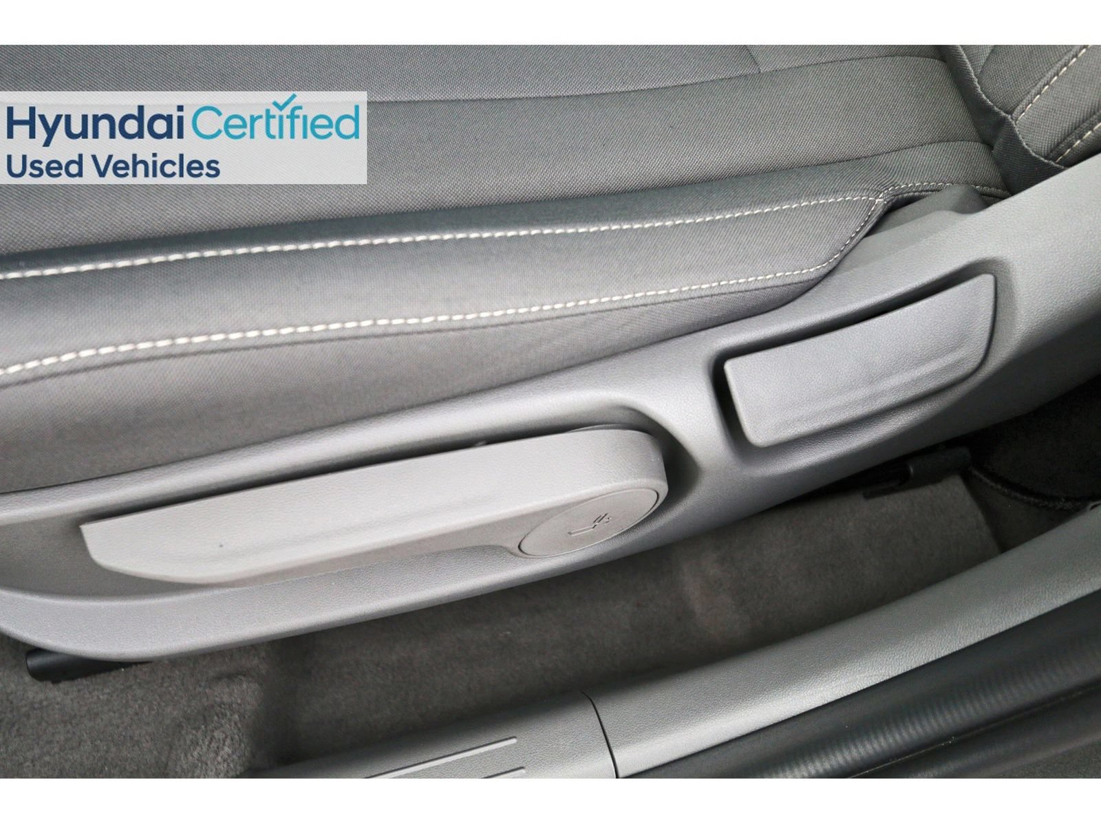 Used 2025 Hyundai Elantra Sport FWD image 30