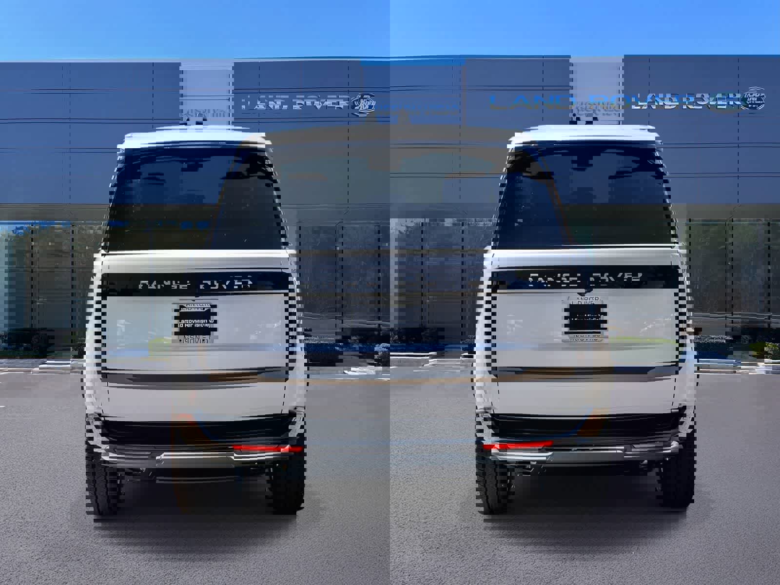 New 2026 Land Rover Range Rover Long Wheelbase SE image 5