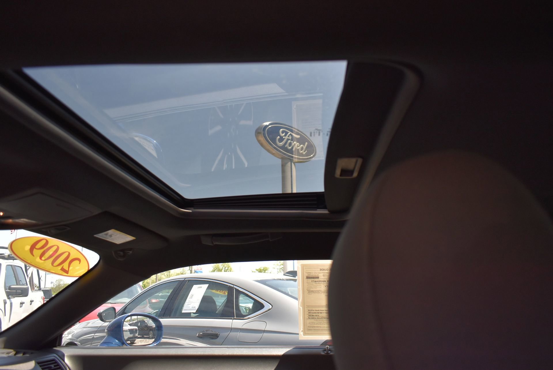 Used 2009 Dodge Challenger R/T w/ Sound Group RWD image 16