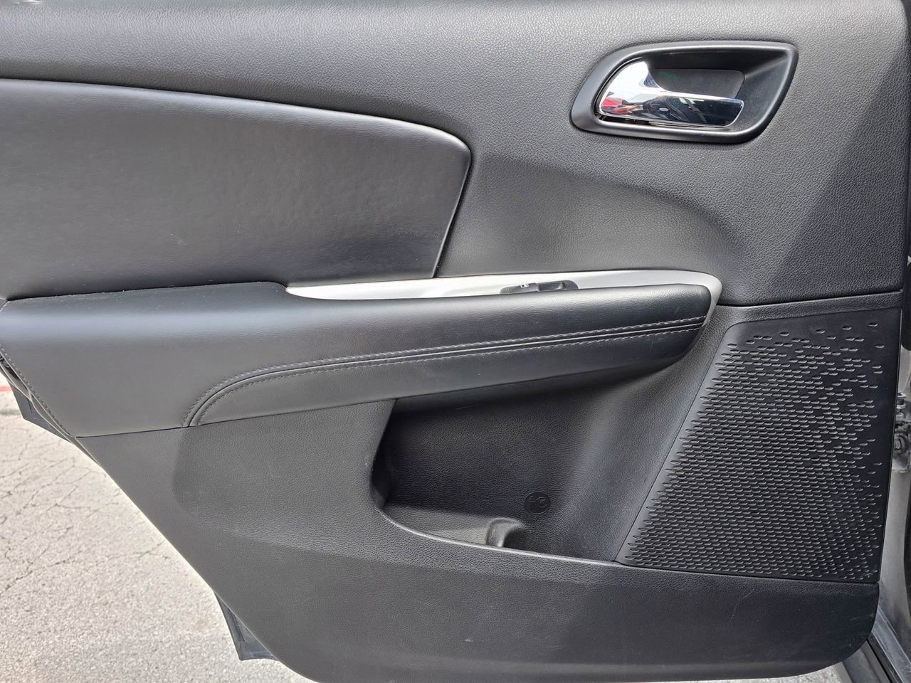 Used 2019 Dodge Journey SE w/ Premium Group FWD image 11