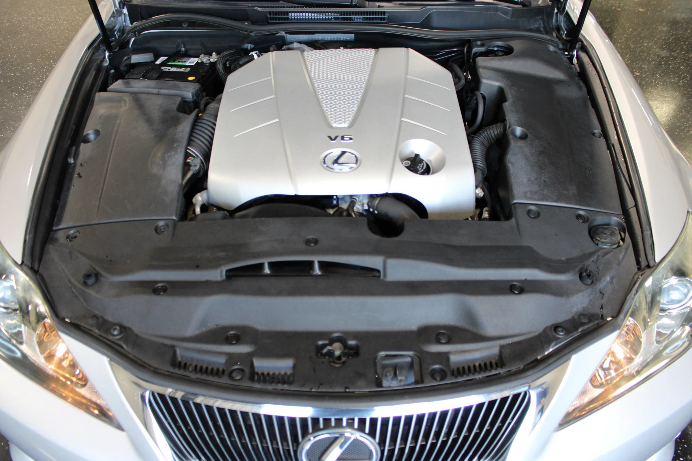 Used 2010 Lexus IS 350C w/ Luxury Pkg RWD image 52