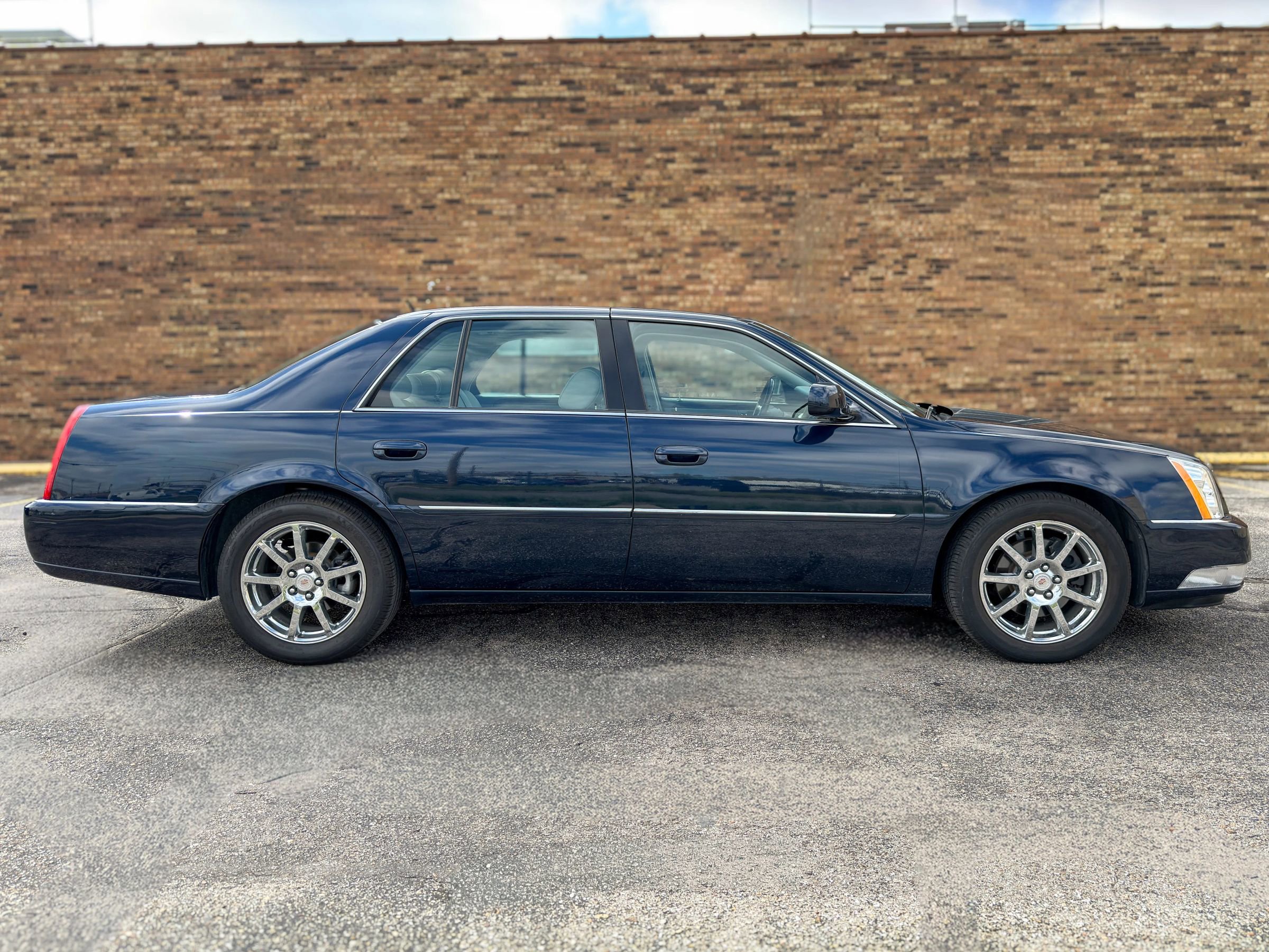 Used 2007 Cadillac DTS Performance image 9