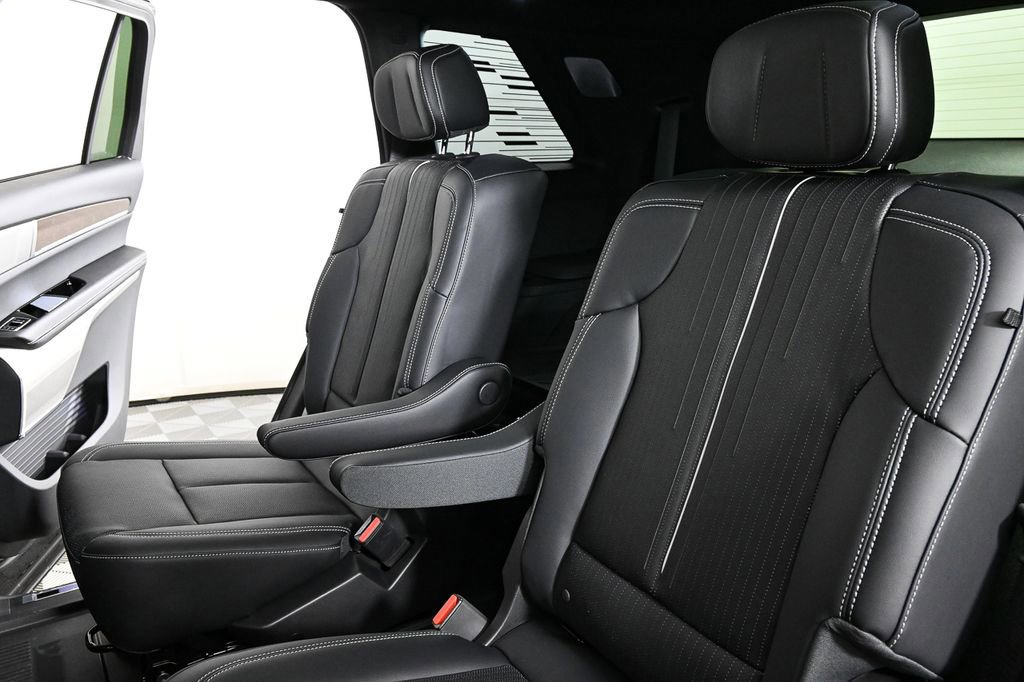 New 2026 Cadillac Vistiq Sport w/ LPO, Floor Liner Package image 21