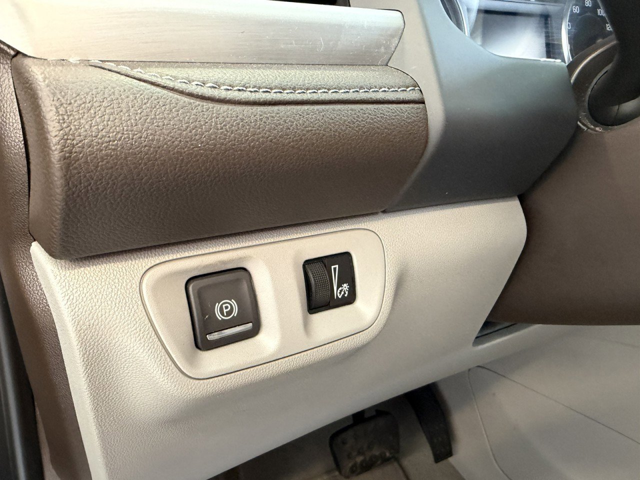 Used 2023 GMC Acadia SLT image 20