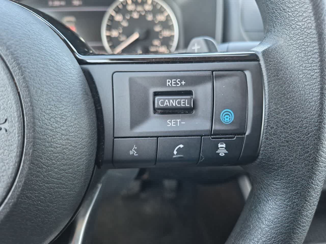 Used 2023 Nissan Rogue SV AWD/4WD image 24