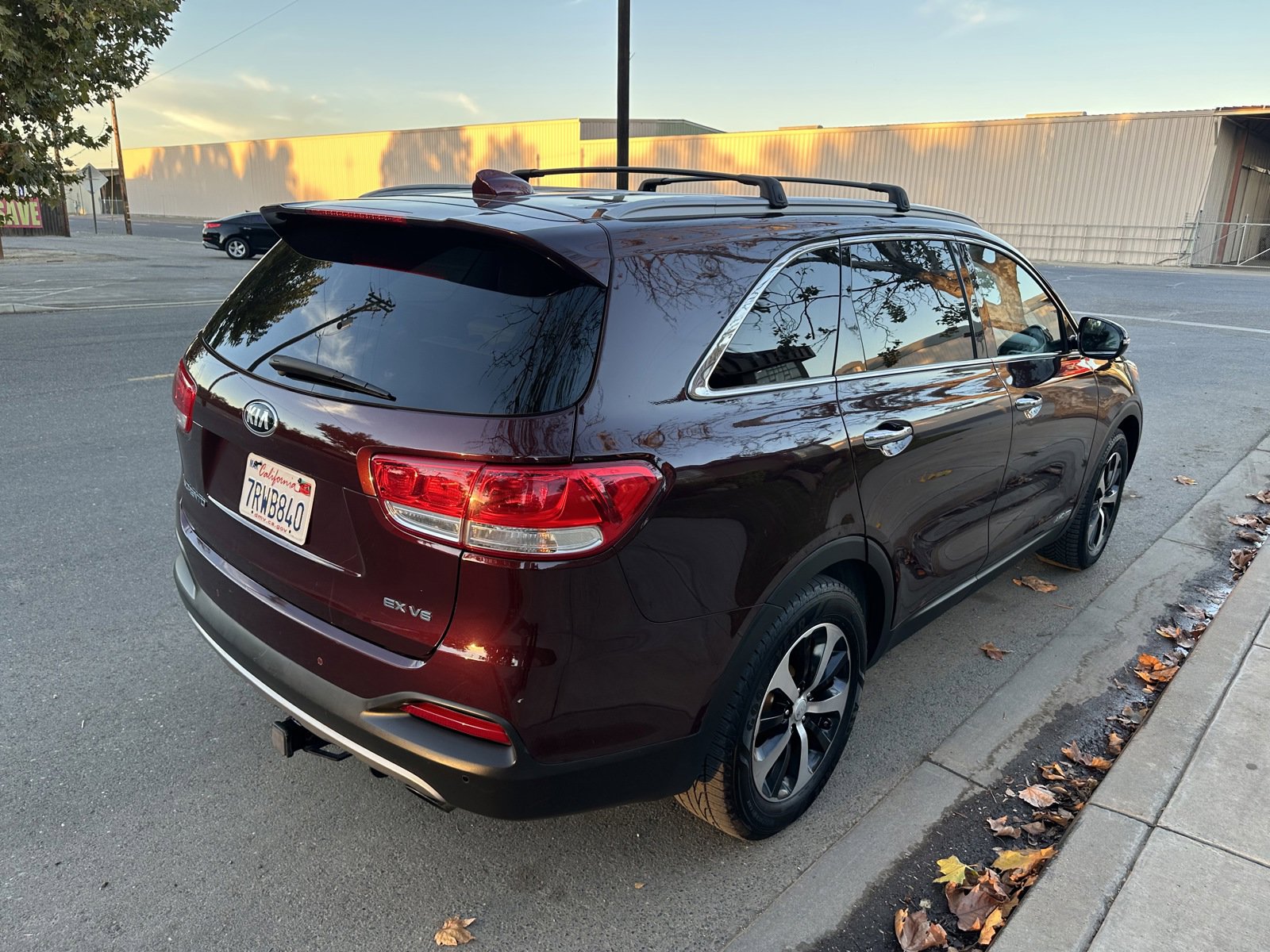 Used 2016 Kia Sorento EX w/ EX Premium Package image 3