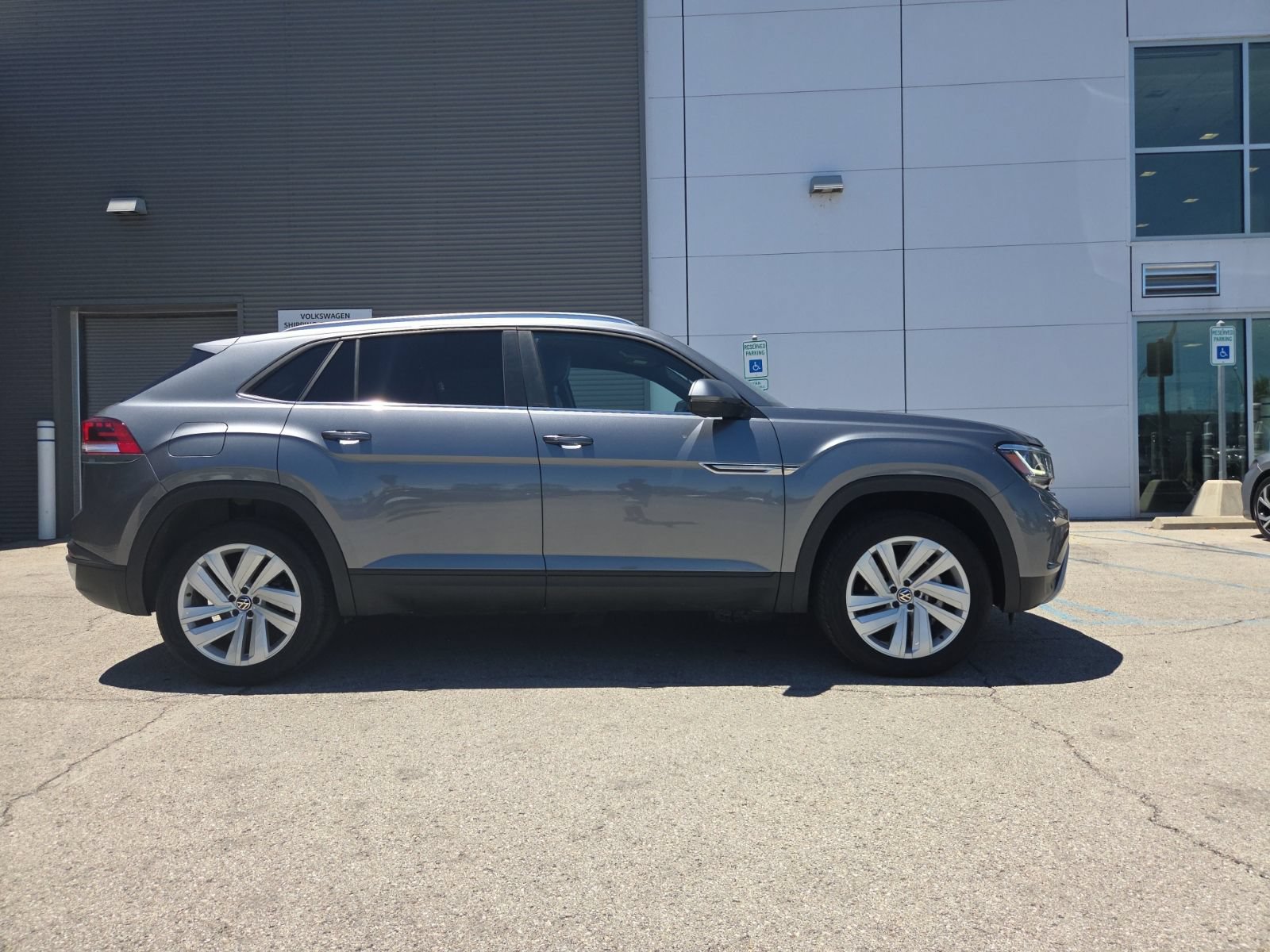 Certified 2023 Volkswagen Atlas Cross Sport SE AWD/4WD image 3