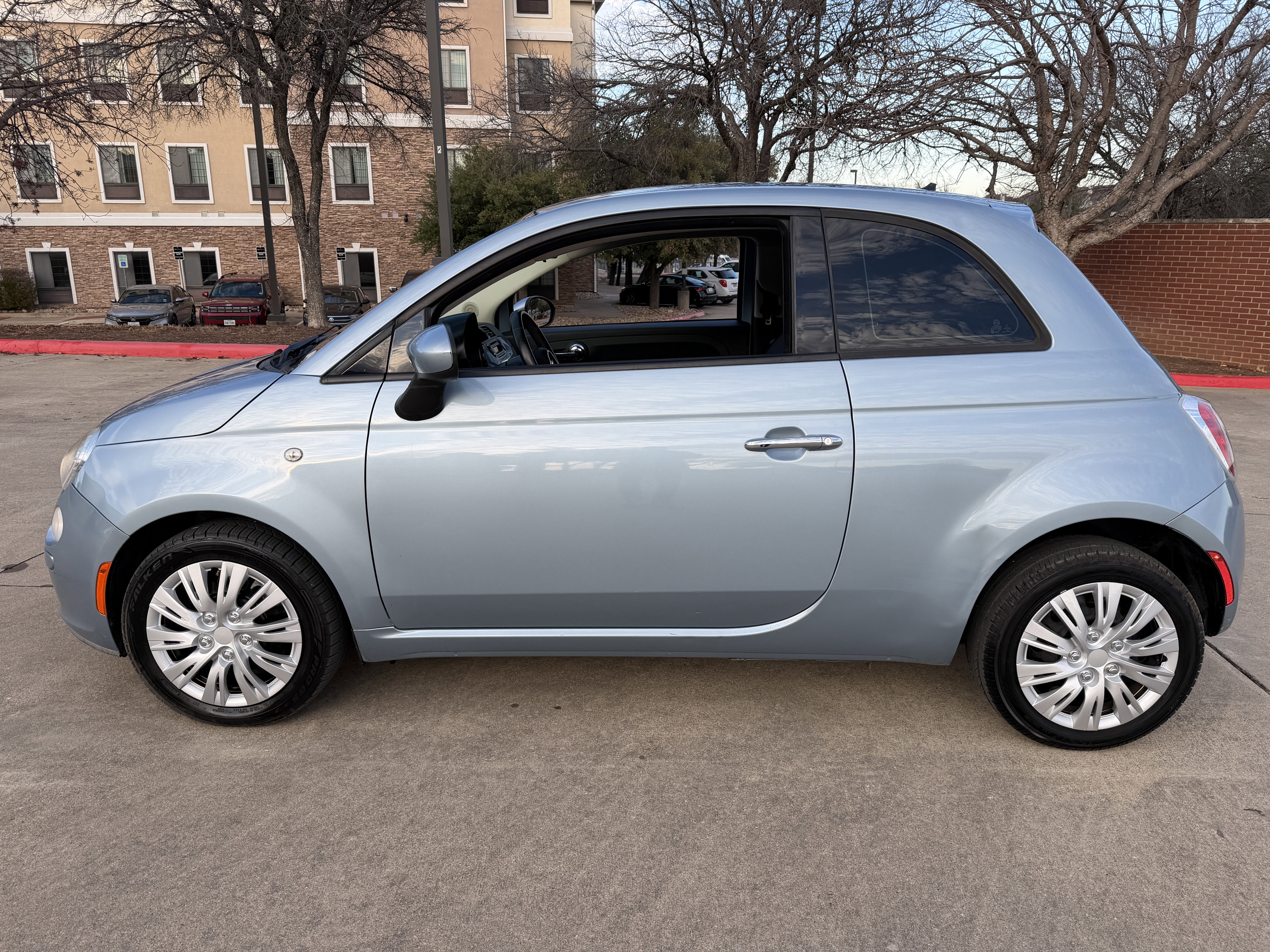 Used 2014 FIAT 500 Pop image 4