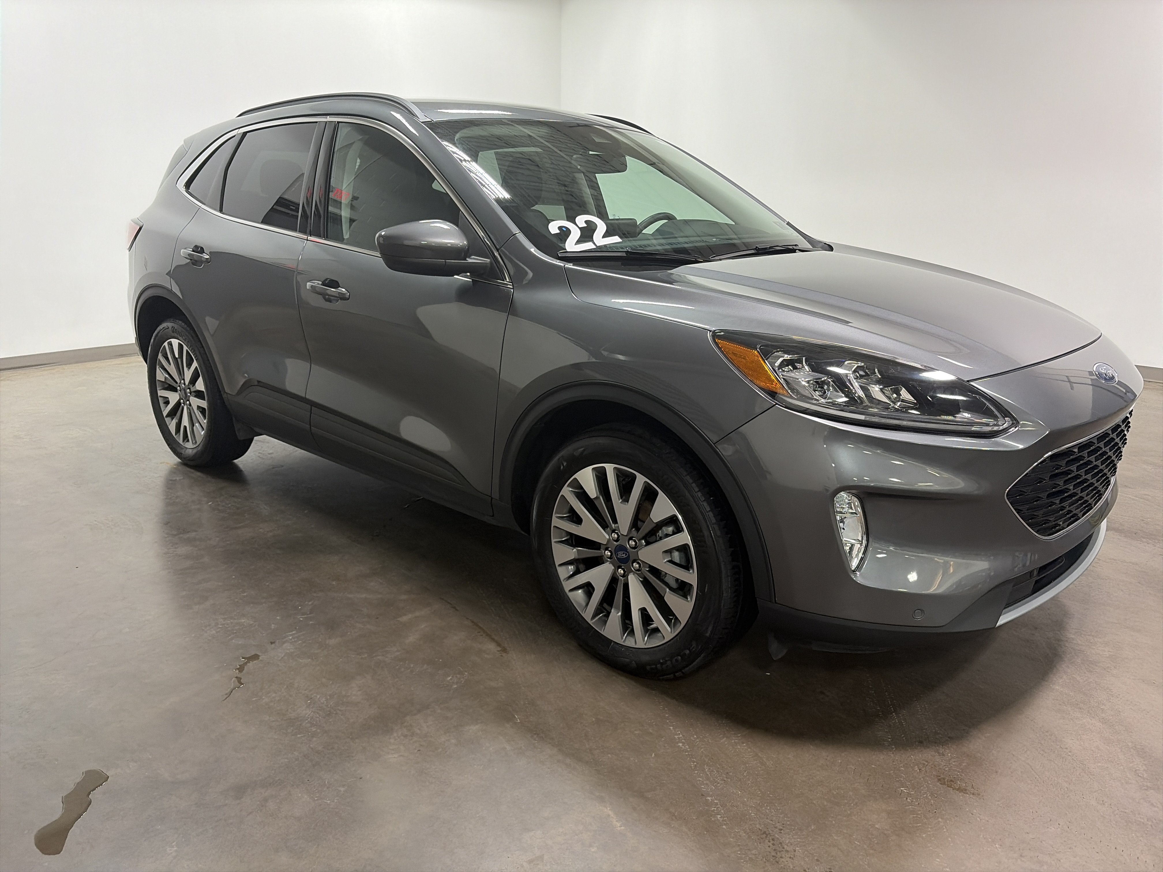 Used 2022 Ford Escape Titanium AWD/4WD video 2