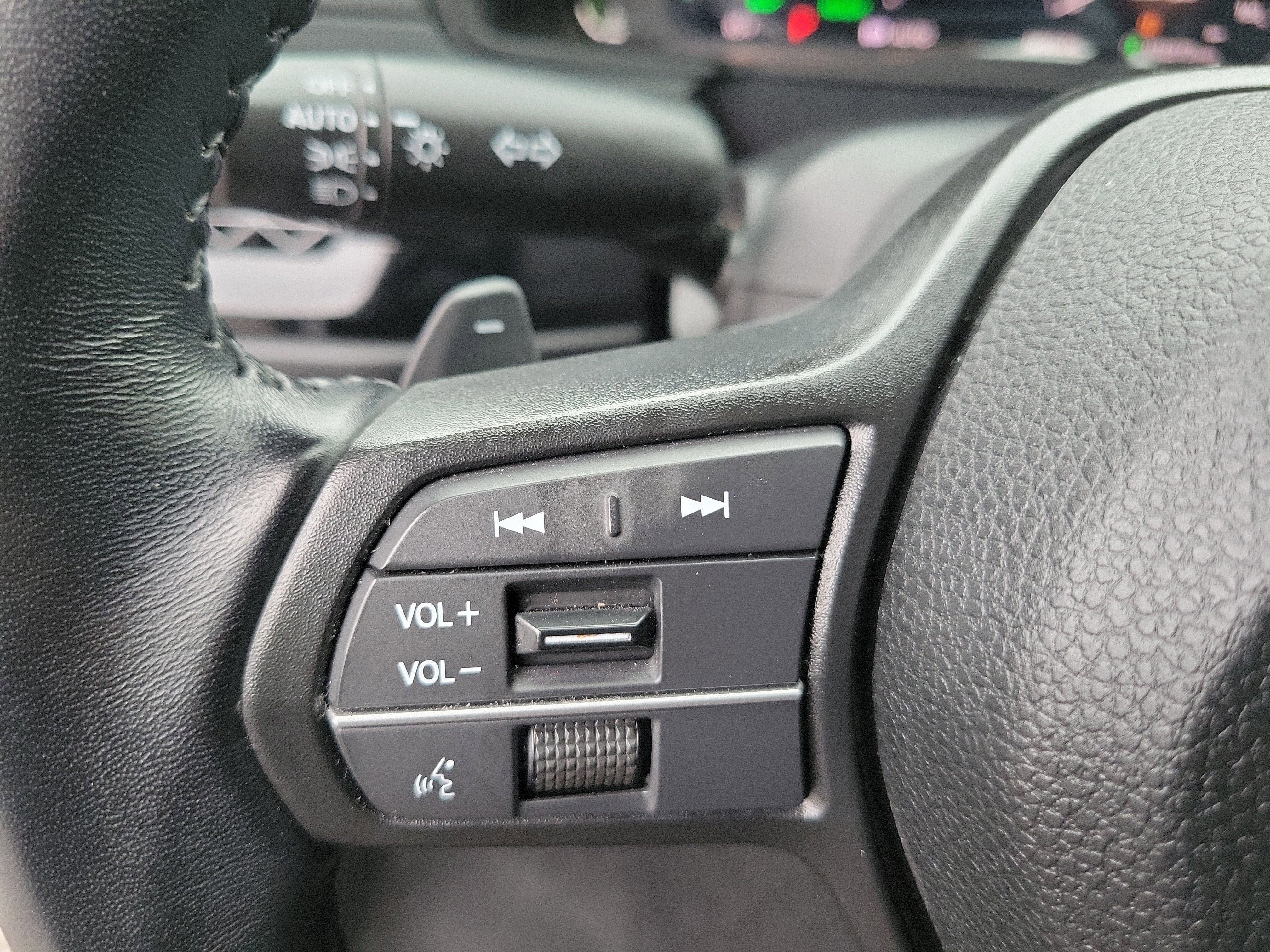 Used 2023 Honda Accord EX-L image 7