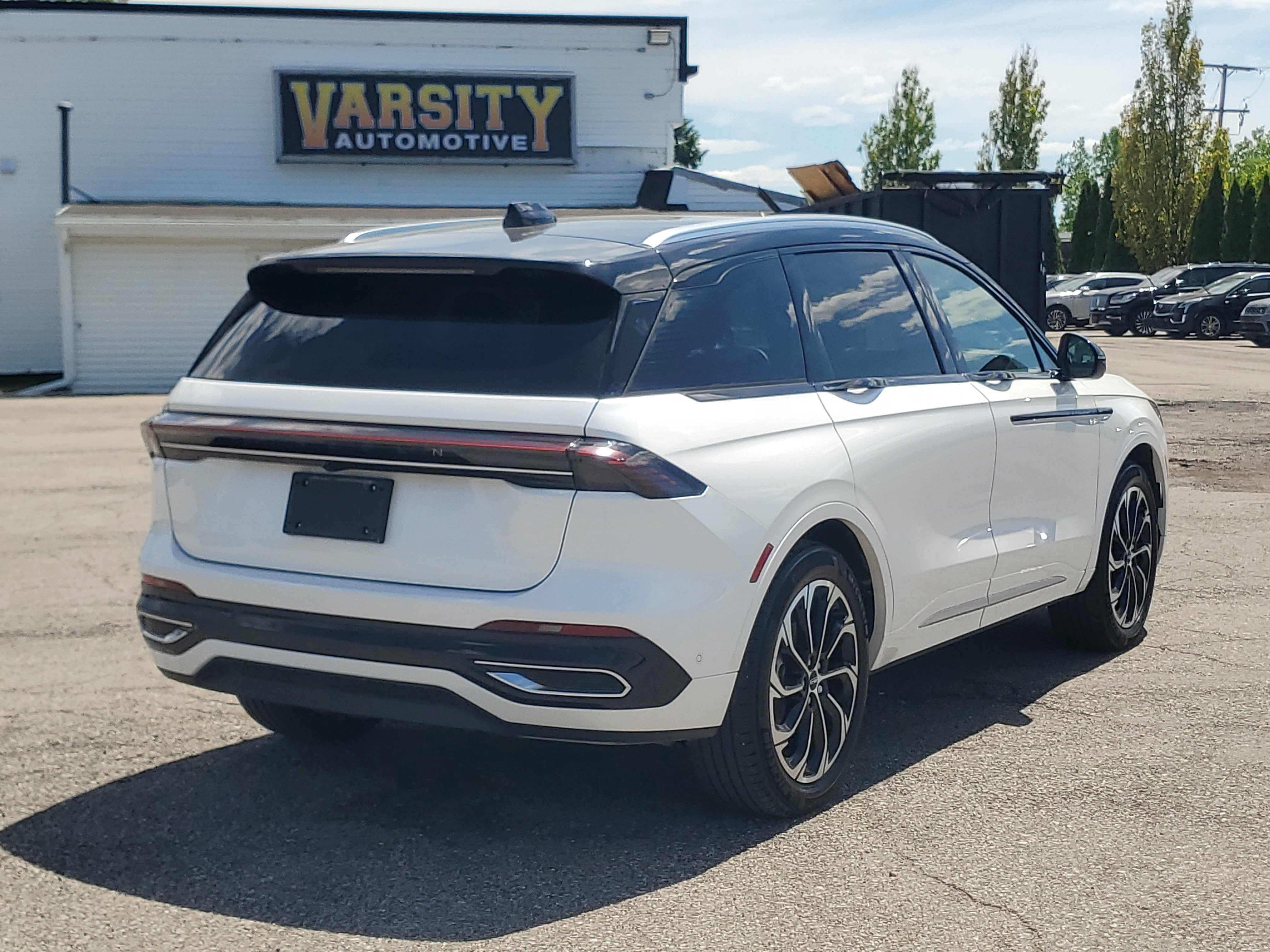 Certified 2024 Lincoln Nautilus Reserve w/ Equipment Group 202A AWD/4WD image 6