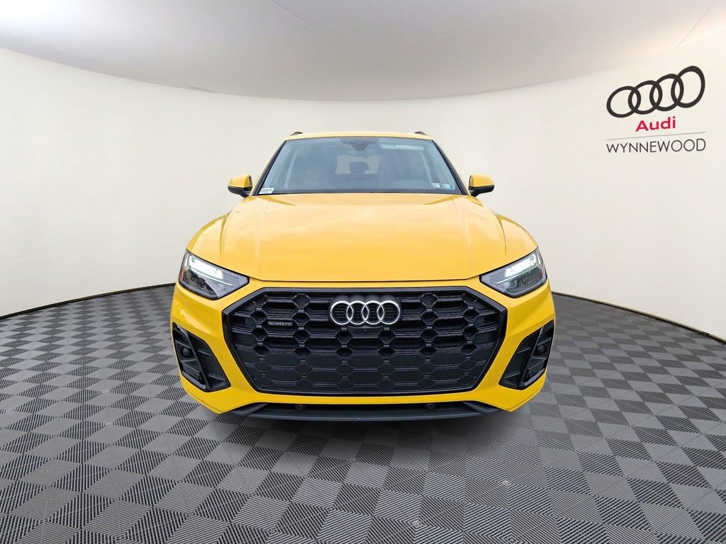 Used 2023 Audi Q5 2.0T Premium Plus w/ Premium Plus Package AWD/4WD image 2