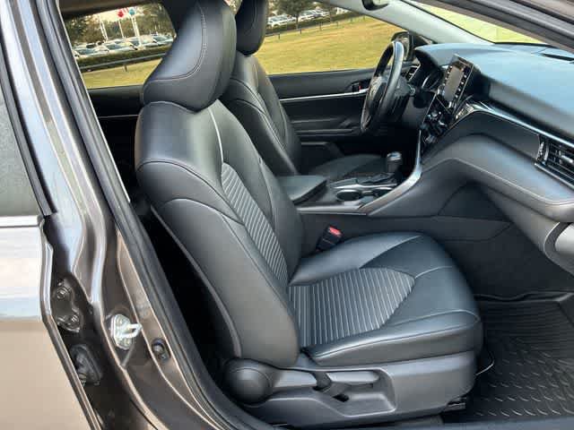 Used 2021 Toyota Camry SE w/ Convenience Package FWD image 12