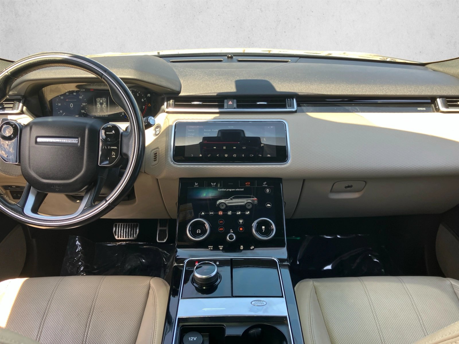 Used 2018 Land Rover Range Rover Velar R-Dynamic SE AWD/4WD image 20