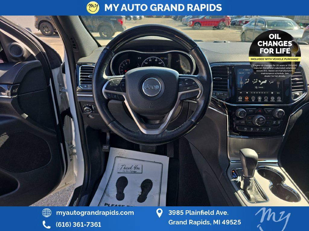 Used 2020 Jeep Grand Cherokee Overland AWD/4WD image 13