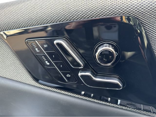 New 2026 Cadillac Optiq Luxury 1 image 28