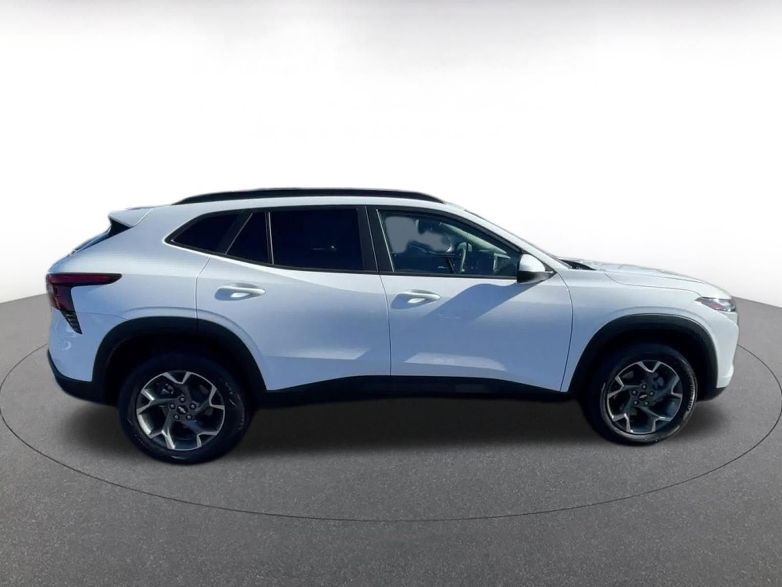 Used 2025 Chevrolet Trax LT image 16