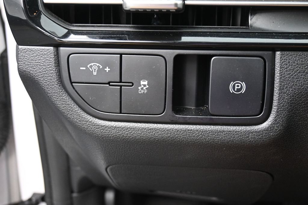 Used 2026 Kia Sportage LX FWD image 31