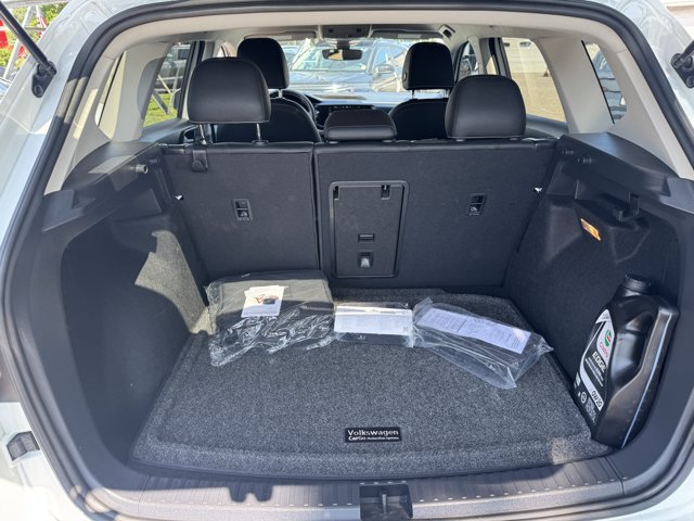 Used 2023 Volkswagen Taos SE AWD/4WD image 33