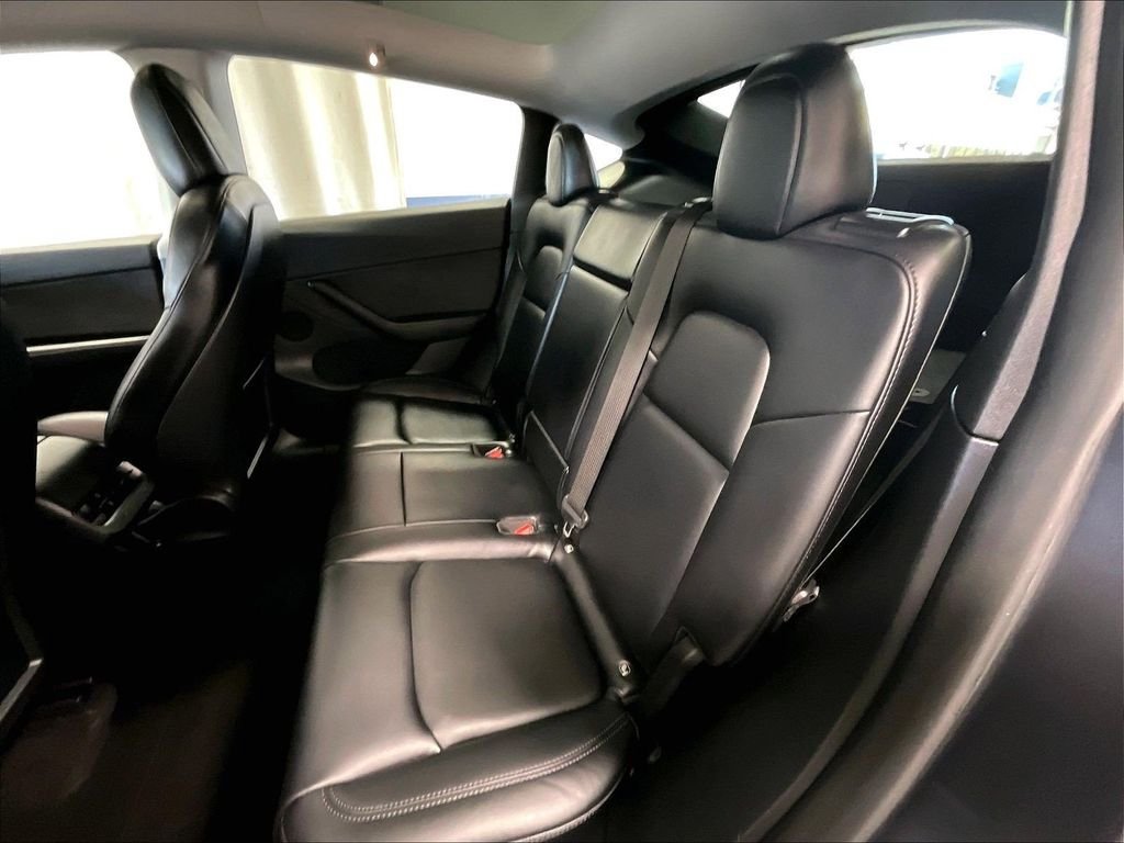 Used 2021 Tesla Model Y Long Range AWD/4WD image 15