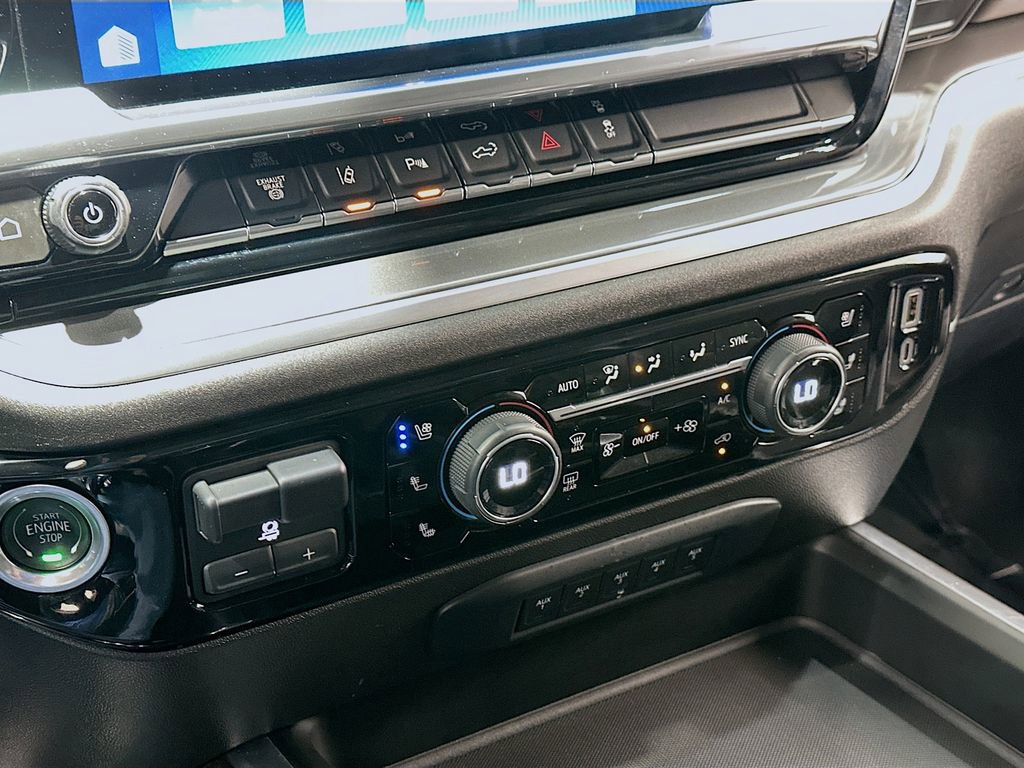 Used 2024 Chevrolet Silverado 3500 High Country w/ High Country Premium Package image 16