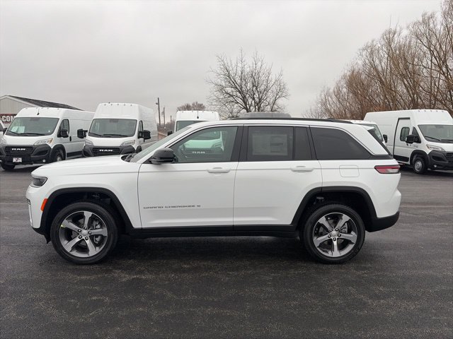 New 2026 Jeep Grand Cherokee Limited AWD/4WD image 2