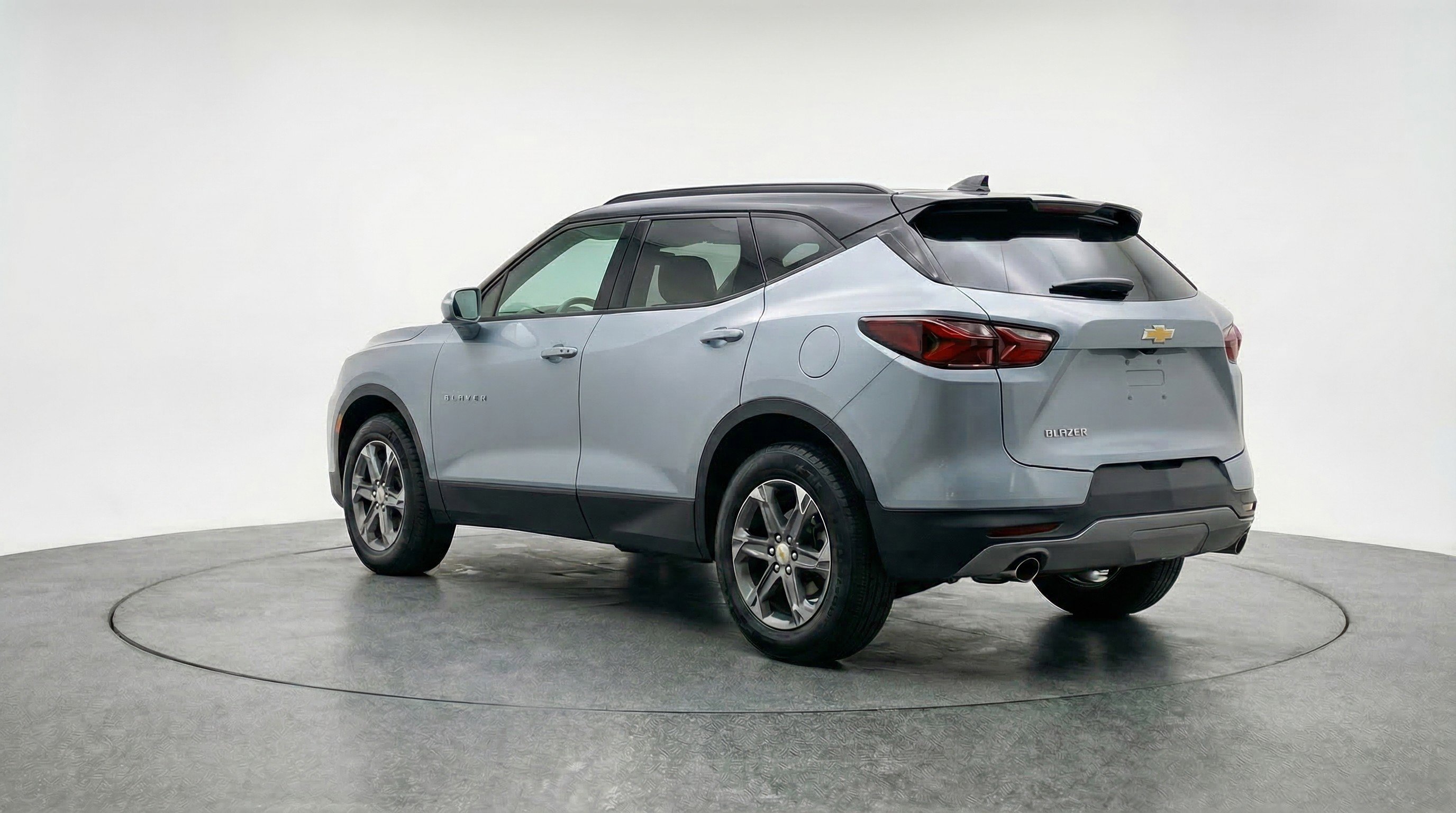 Used 2025 Chevrolet Blazer LT FWD image 6