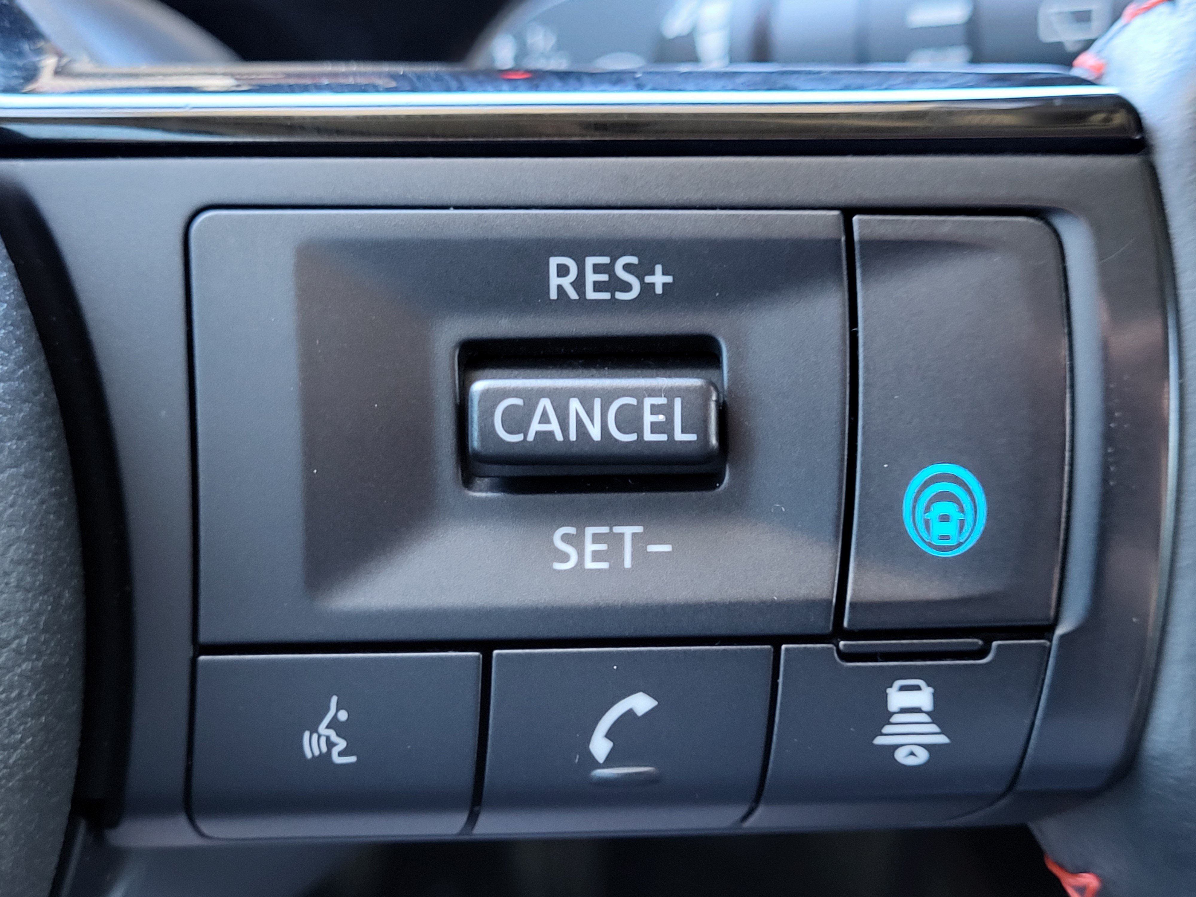 Certified 2025 Nissan Kicks SR w/ SR Premium Package AWD/4WD image 27