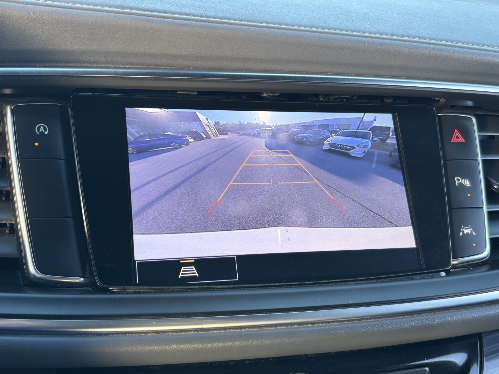 Used 2023 Buick Enclave Essence image 24