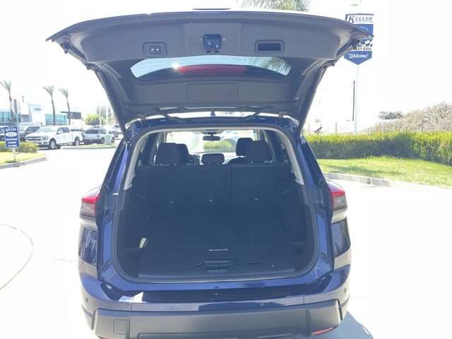 Used 2025 Nissan Rogue SV FWD image 25